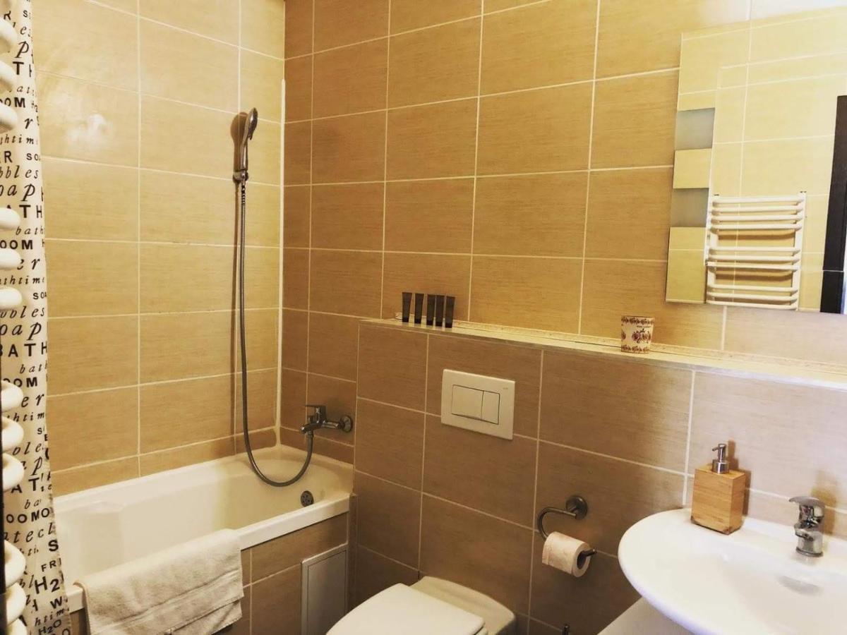 Tampa Gardens Apartment Braszów Zewnętrze zdjęcie